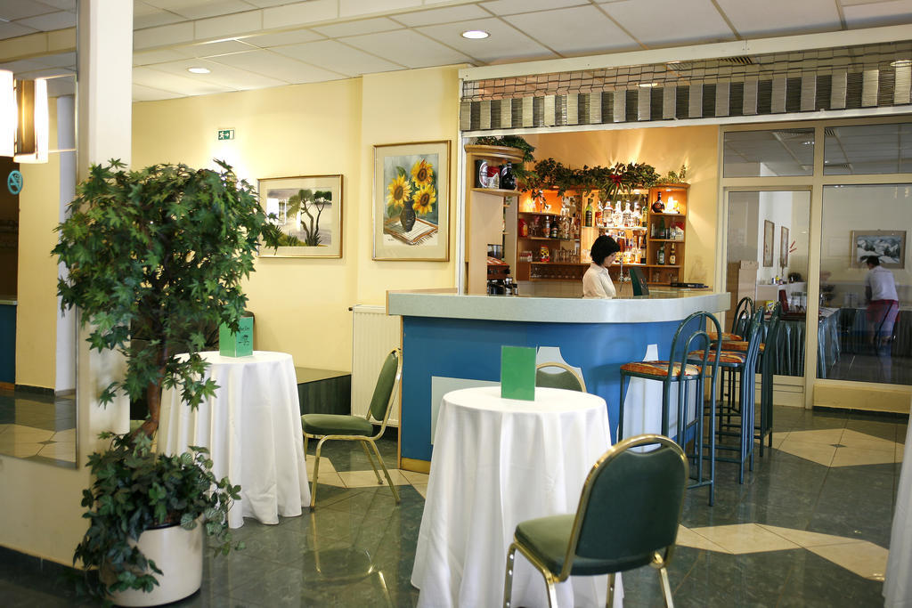 Hotel Bara Junior Budapest Restaurant billede